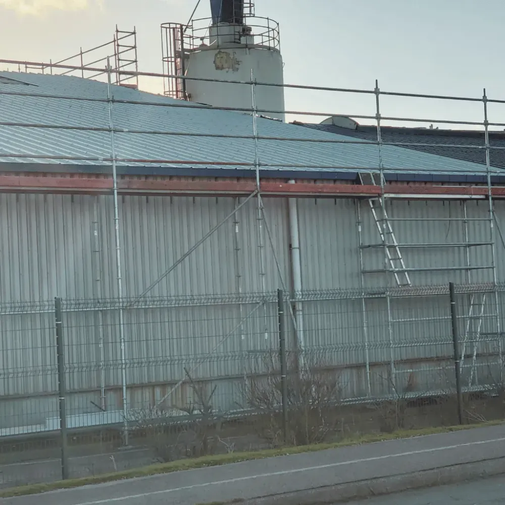 COUVERTURE-Installation-et-renovation-de-toitures-en-tuiles-ardoises-zinc-et-bac-acier.-6