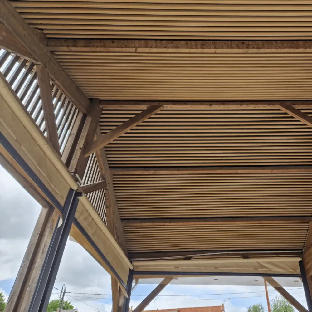 COUVERTURE-Installation-et-renovation-de-toitures-en-tuiles-ardoises-zinc-et-bac-acier